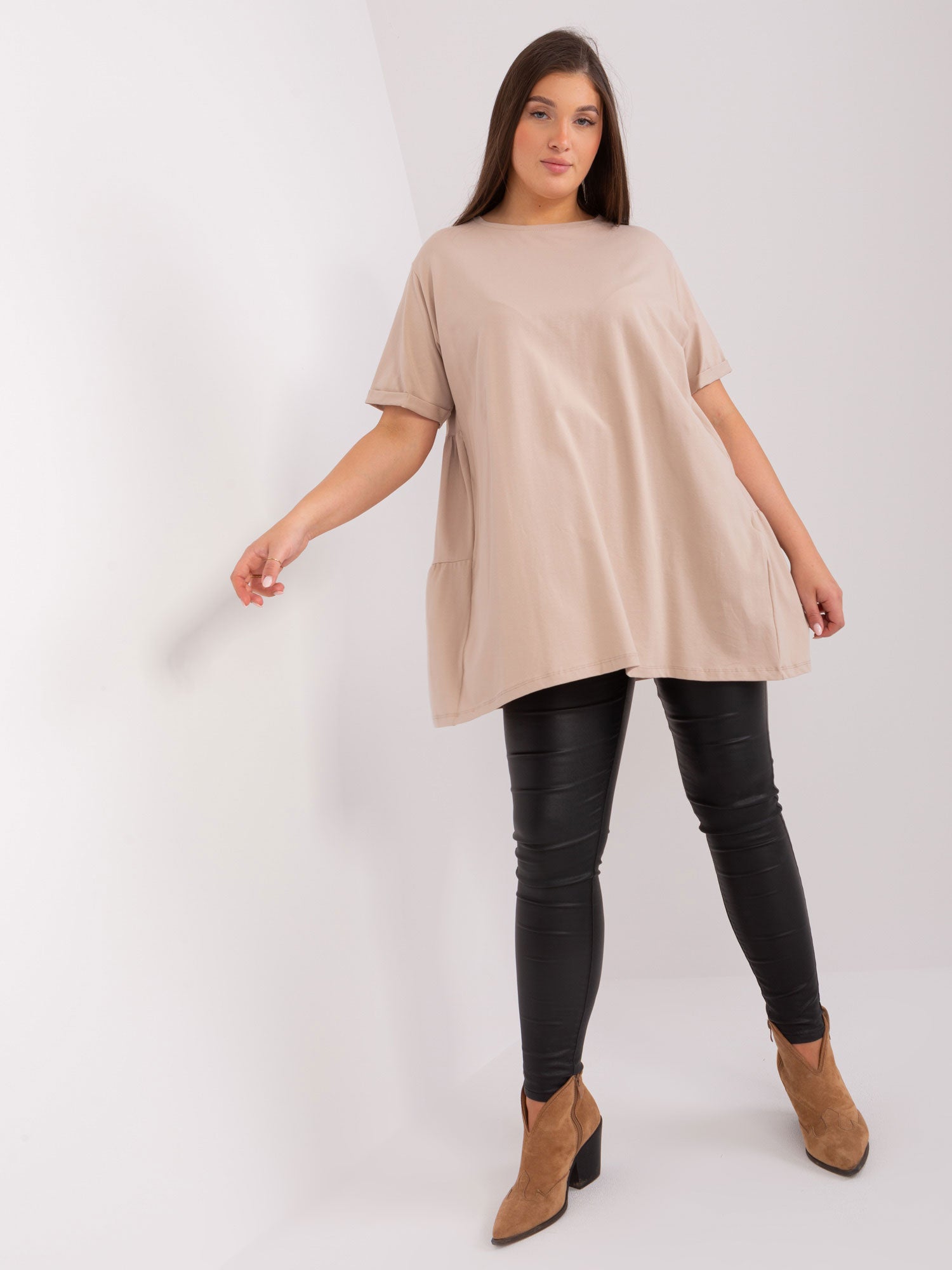 Beżowa długa bluzka plus size z bawełny