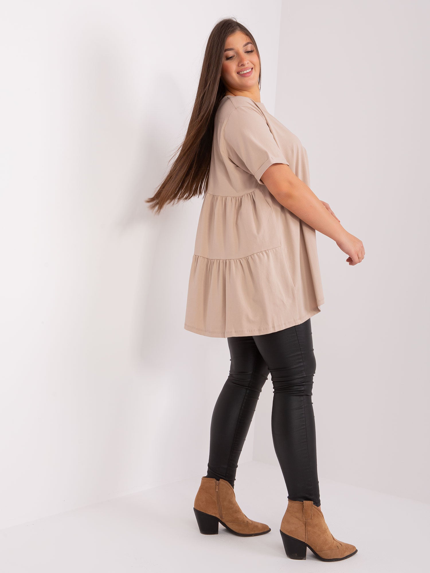 Beżowa długa bluzka plus size z bawełny