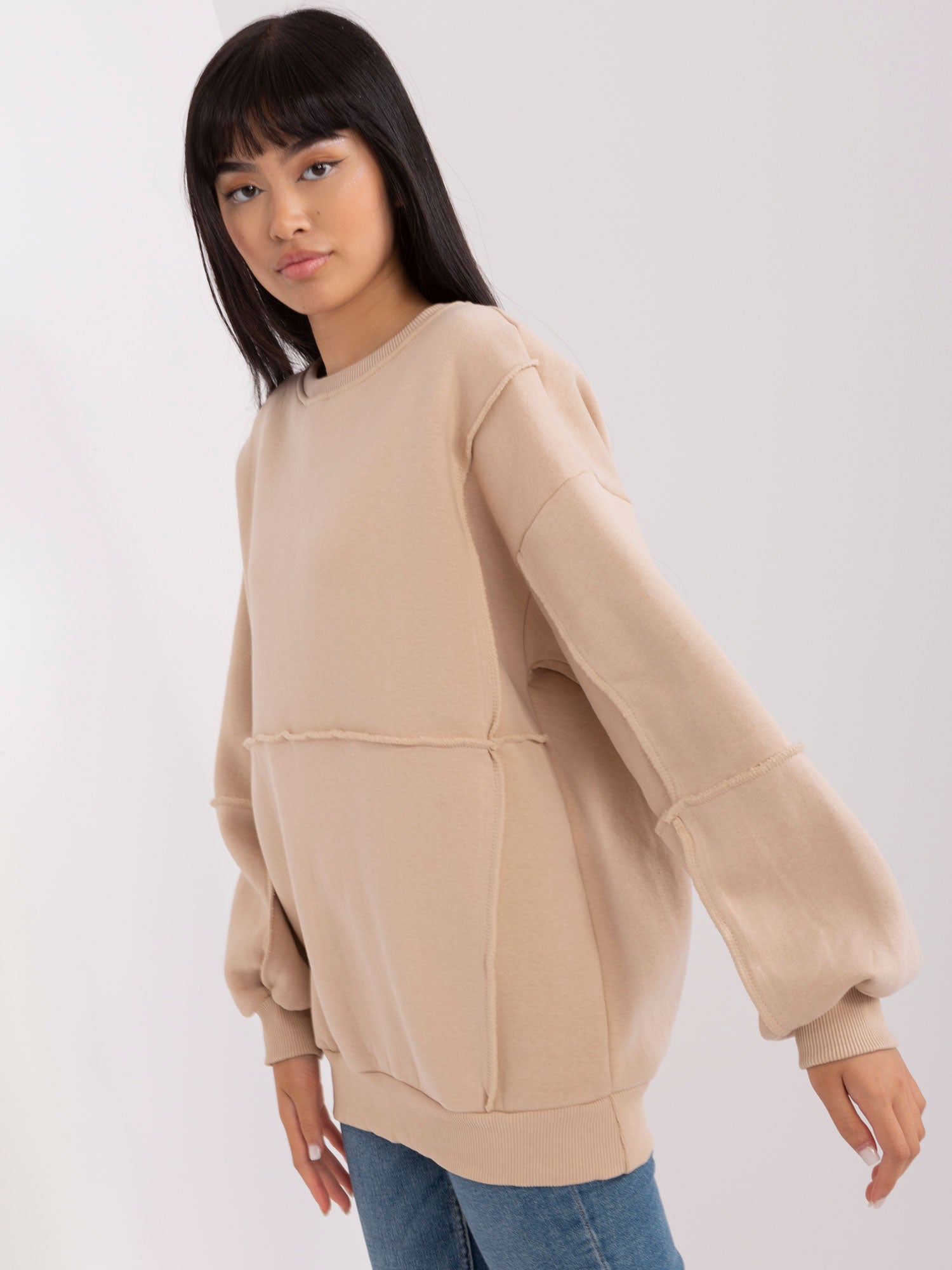 Beżowa bluza oversize bez kaptura