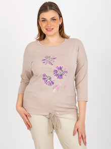 Beżowa bluzka plus size z aplikacją i nadrukiem