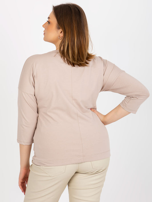 Beżowa bluzka plus size z aplikacją i nadrukiem
