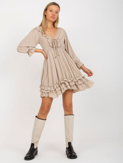 Beżowa mini sukienka z falbaną w stylu boho OCH BELLA