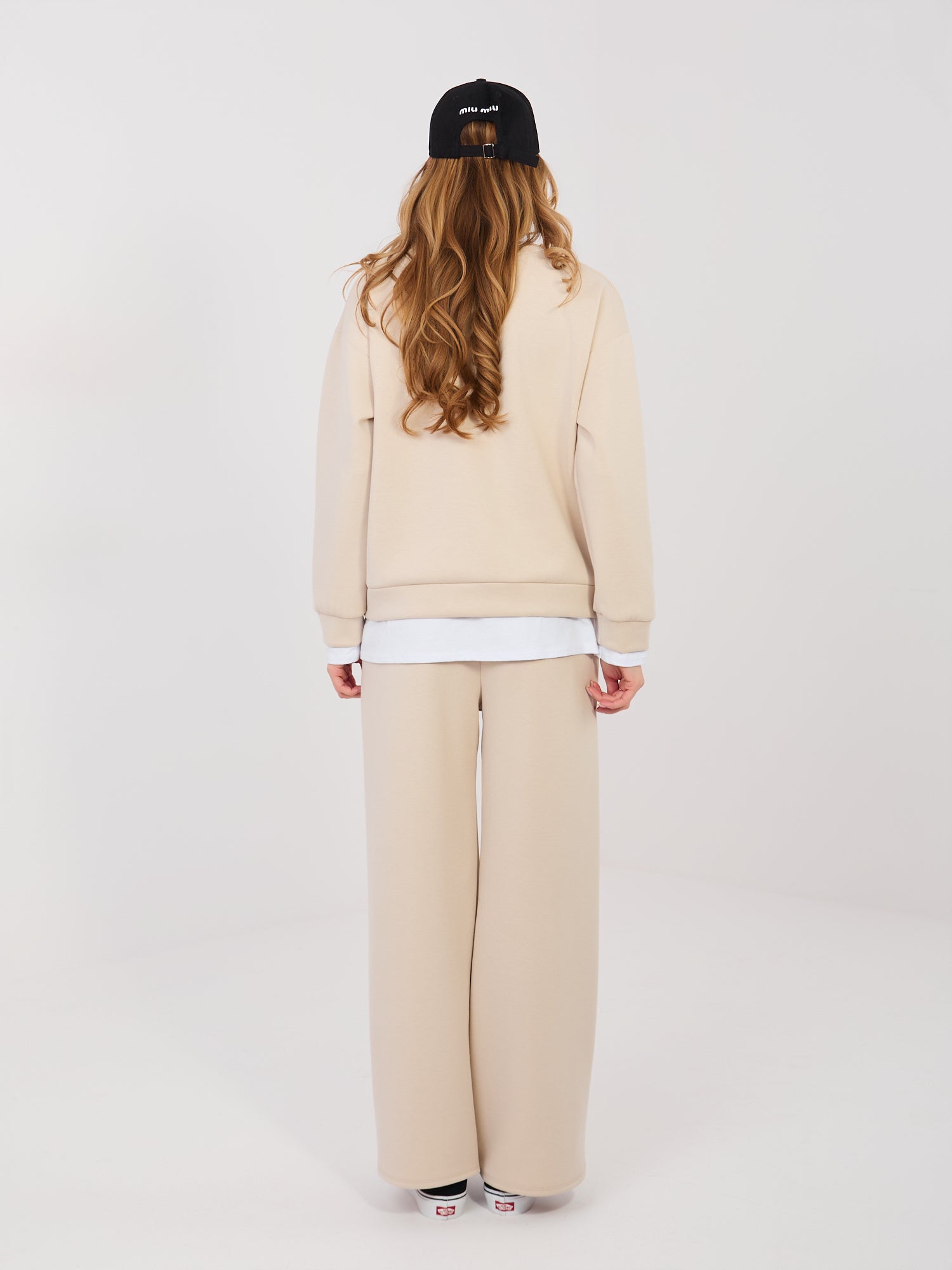 RUE PARIS Beżowa damska bluza oversize z naszywką
