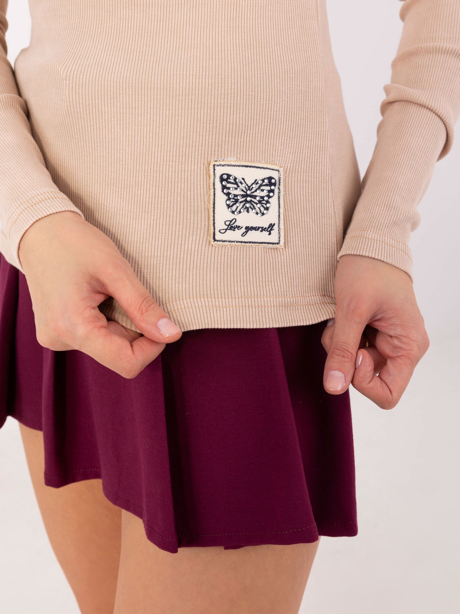 Beżowa prążkowana bluzka longsleeve z bawełny