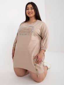 Beżowa dresowa sukienka plus size z kieszeniami
