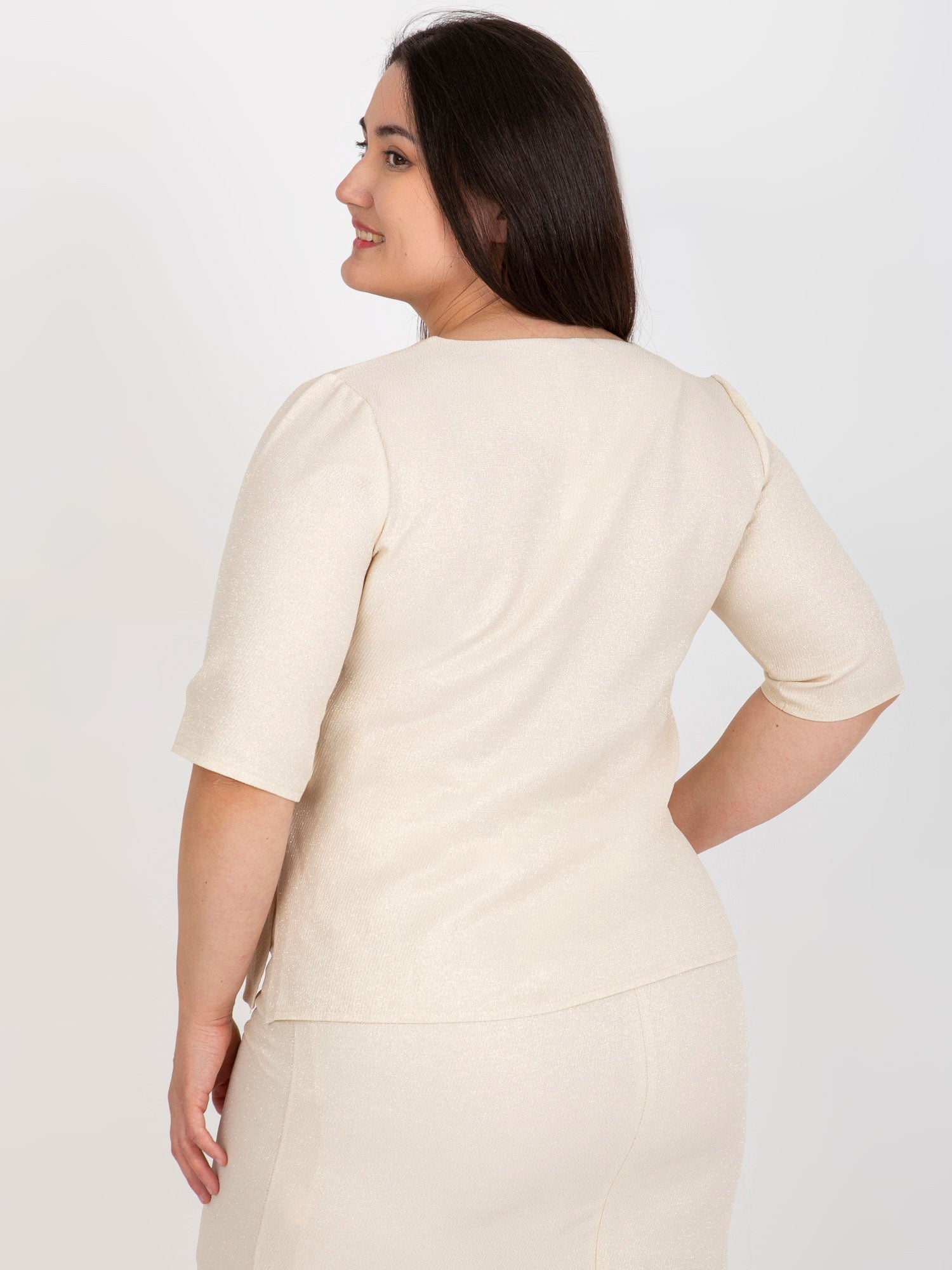Beżowa bluzka plus size z krótkim rękawem