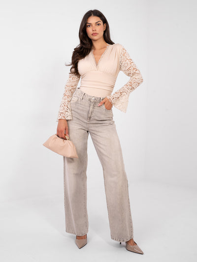 Beżowe eleganckie body z rozkloszowanym rękawem