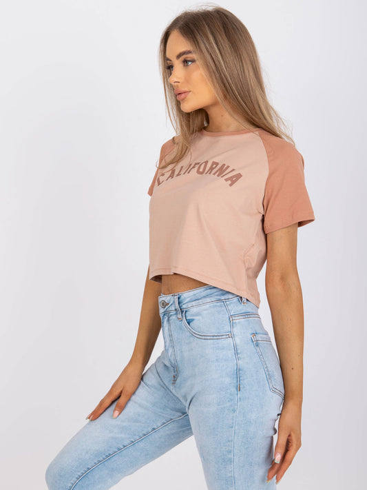 Beżowo-camelow t-shirt z nadrukiem i okrągłym dekoltem