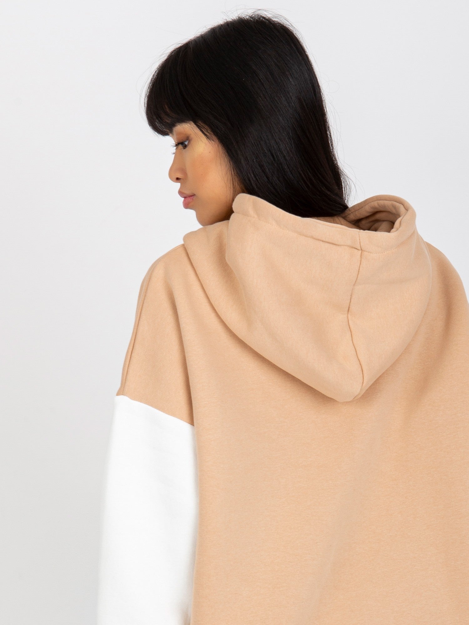 Beżowo-ecru dresowa bluza basic z kapturem RUE PARIS