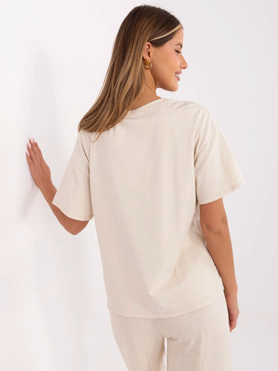 Beżowy damski t-shirt z włoskim motywem