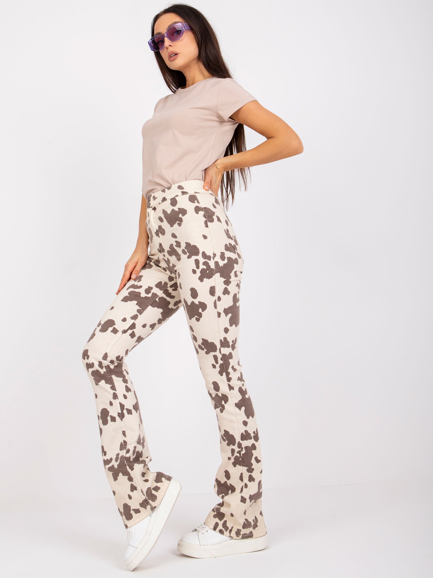 Beżowy t-shirt basic Peachy
