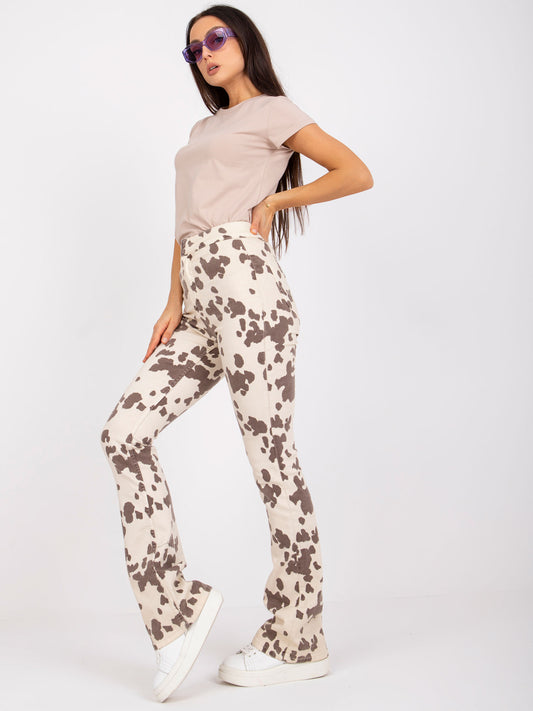 Beżowy t-shirt basic Peachy