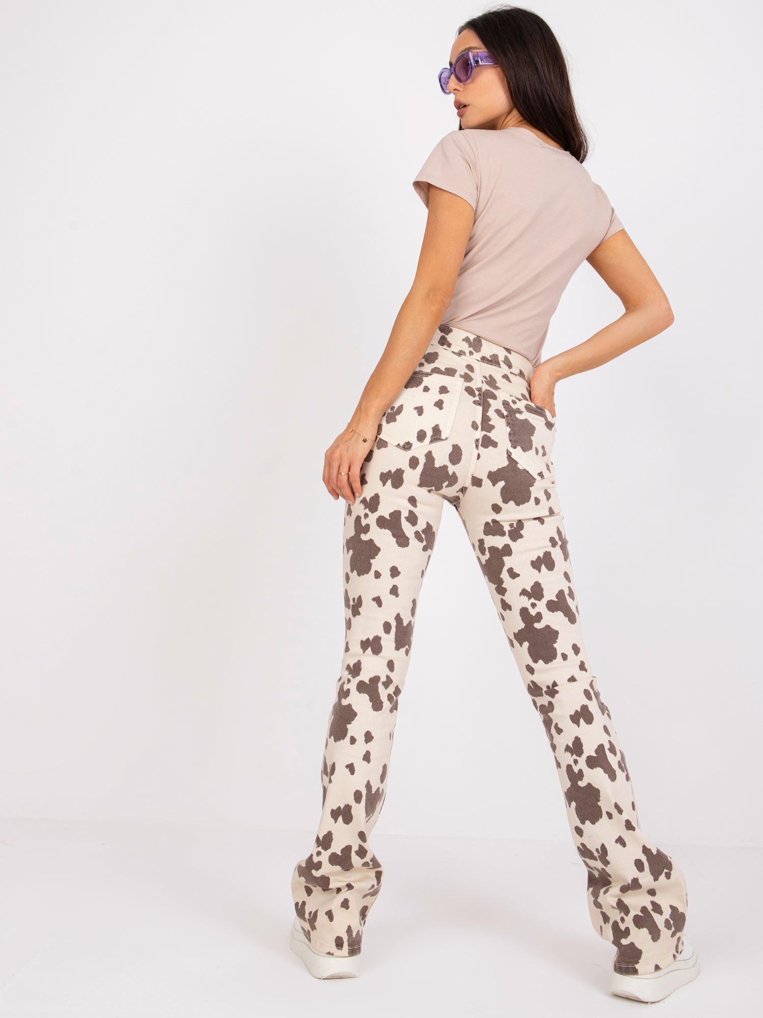 Beżowy t-shirt basic Peachy