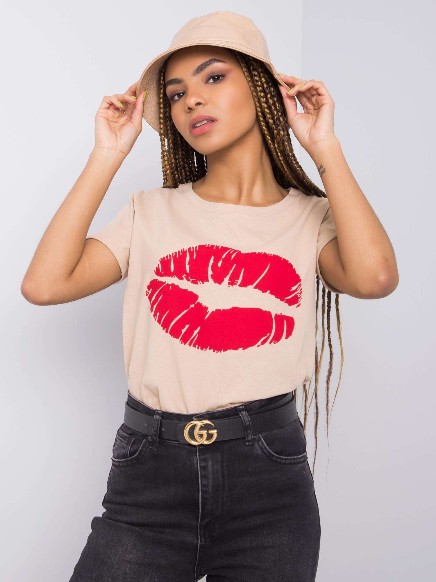 OCH BELLA Beżowy t-shirt bawełniany z printem