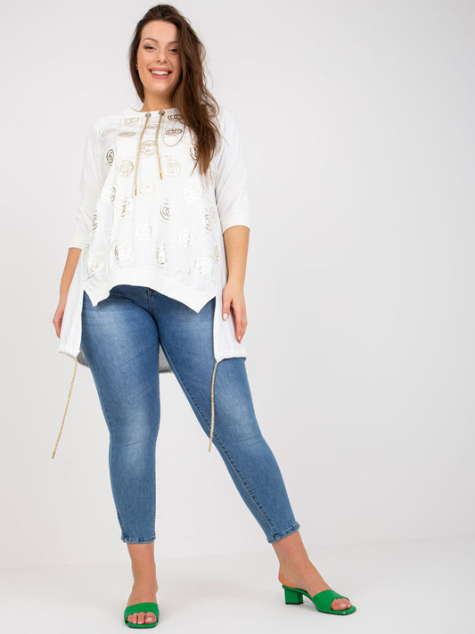 Biała bluzka plus size z nadrukiem i aplikacją
