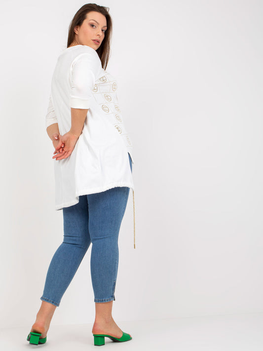 Biała bluzka plus size z nadrukiem i aplikacją