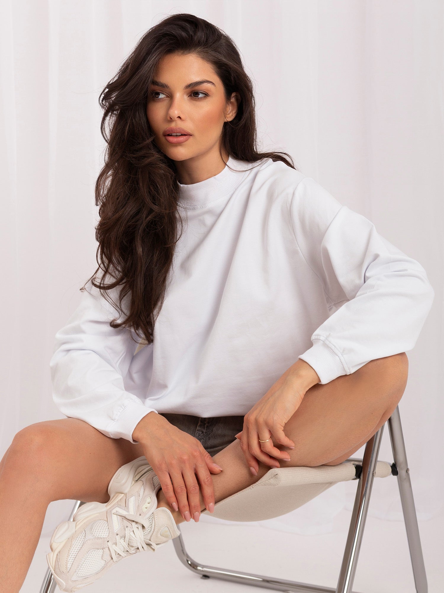 Biała bawełniana bluza basic