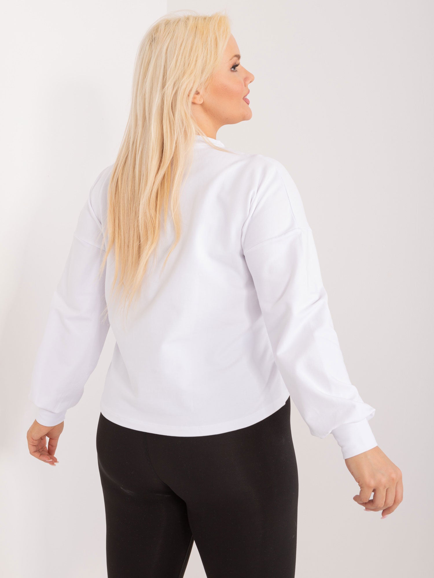 Biała gładka bluza plus size
