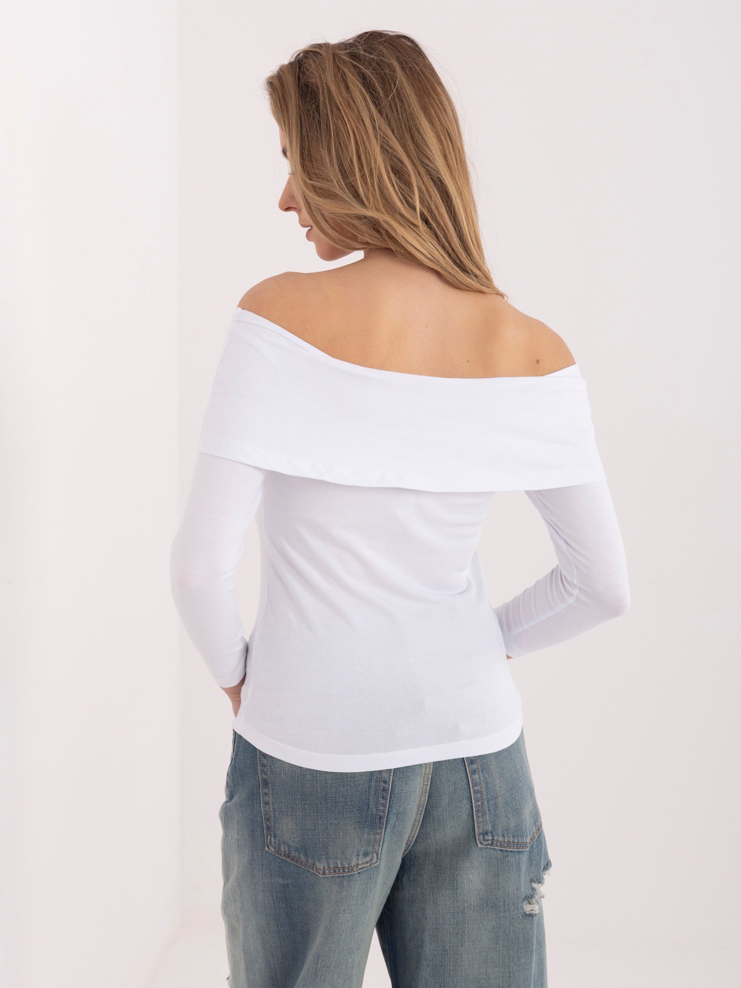 RUE PARIS Biała bluzka basic z odkrytymi ramionami