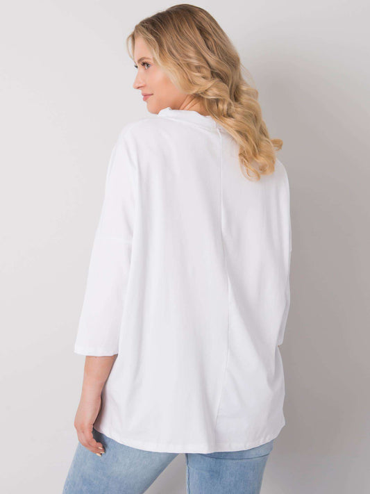 Biała bluzka plus size z błyszczącymi aplikacjami