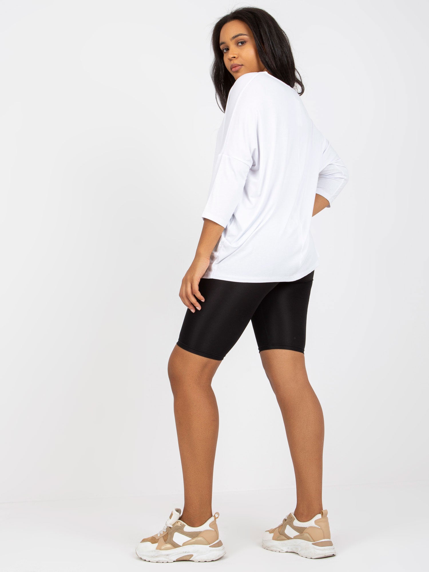 Biała gładka bluzka plus size z rękawem 3/4