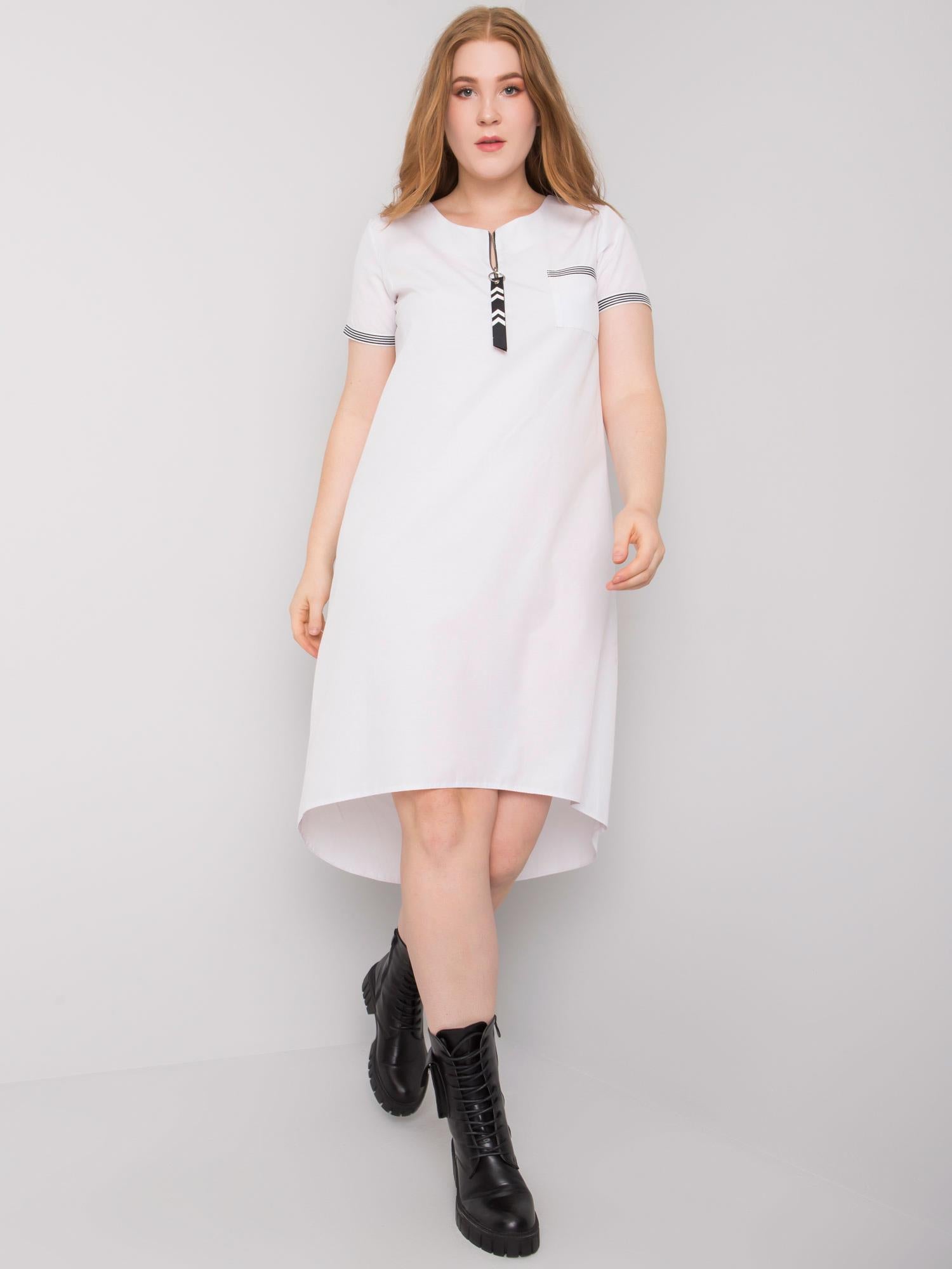 Biała sukienka bawełniana plus size