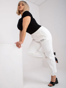 Białe dresowe spodnie plus size