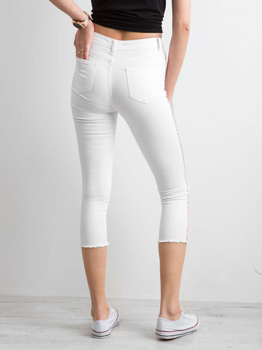 Jeansy skinny z czerwonym lampasem białe