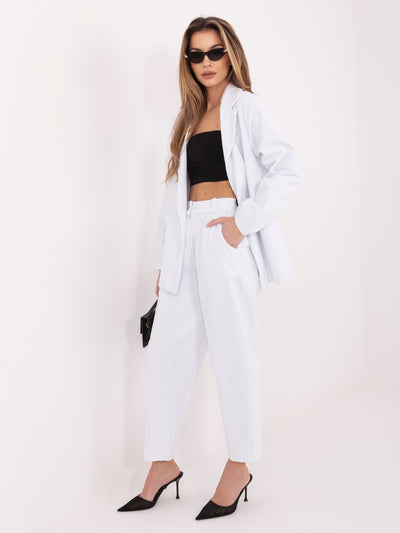 RUE PARIS Białe sztruksowe spodnie z zakładkami
