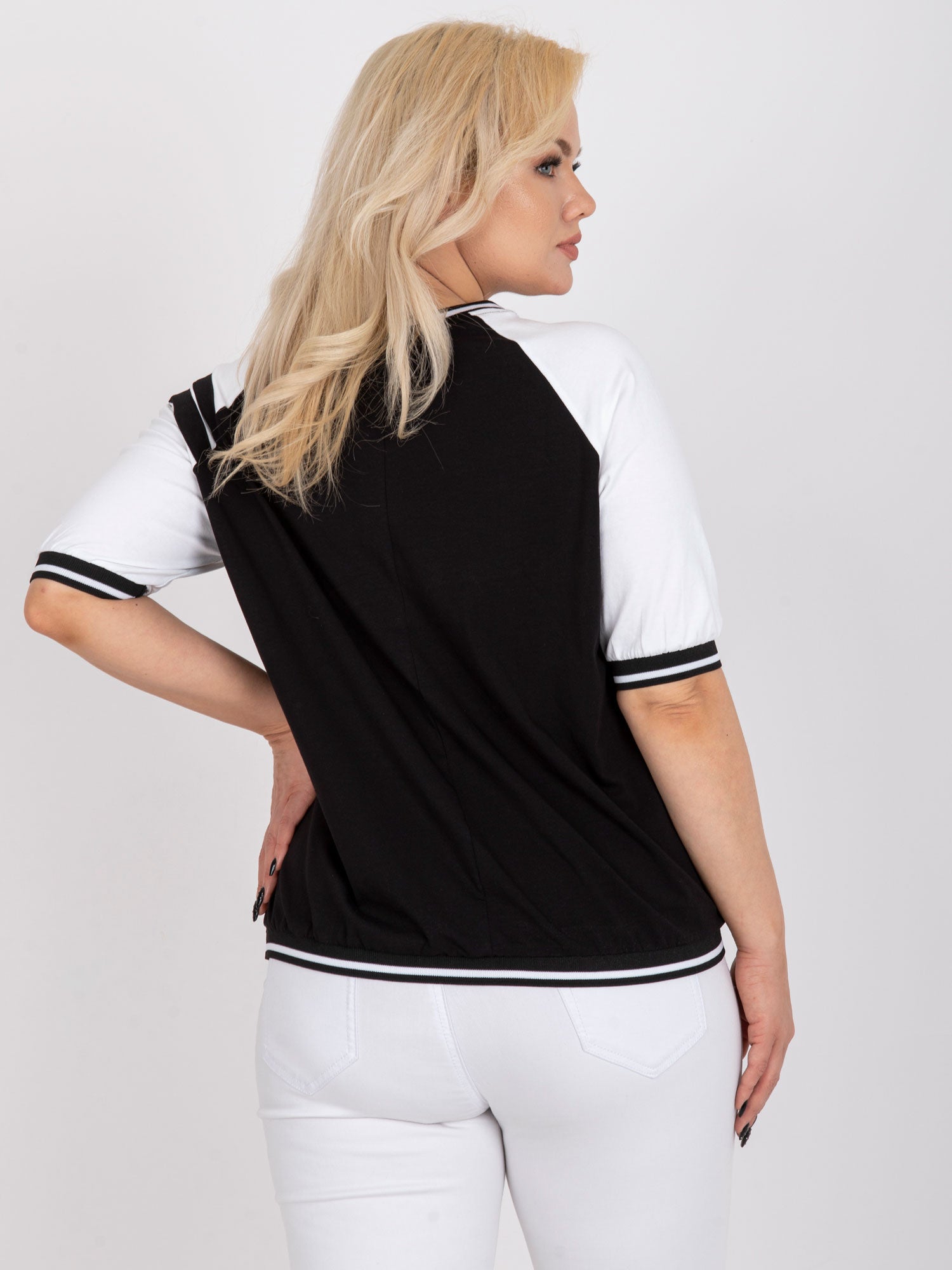 Biało-czarna casualowa bluzka plus size z bawełny