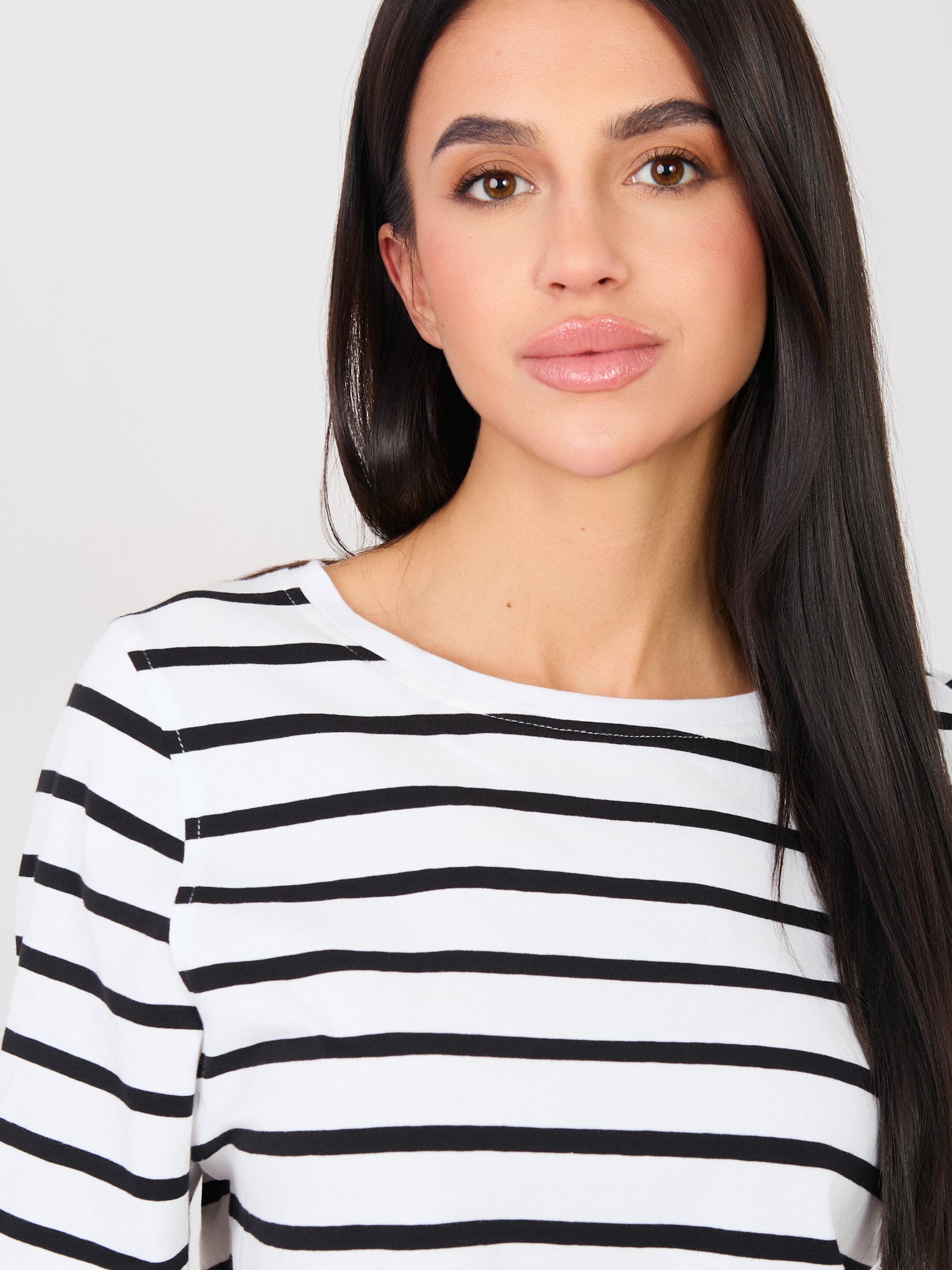 RUE PARIS Biało-czarny damski t-shirt basic z bawełny