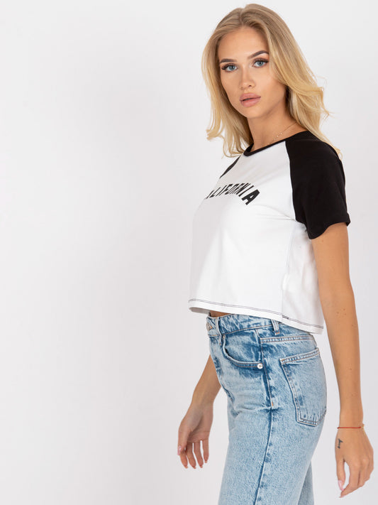Biało-czarny t-shirt z nadrukiem  i krótkim rękawem