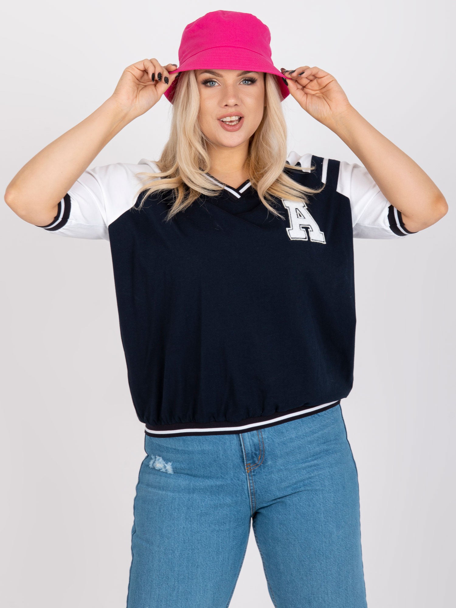 Biało-granatowa bluzka plus size z bawełny