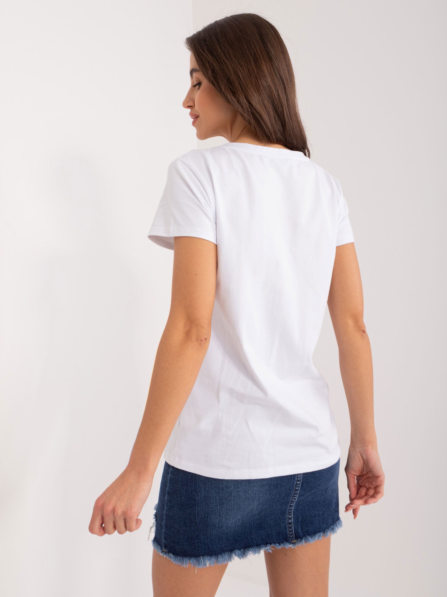 BASIC FEEL GOOD Biało-granatowy t-shirt z nadrukiem serca