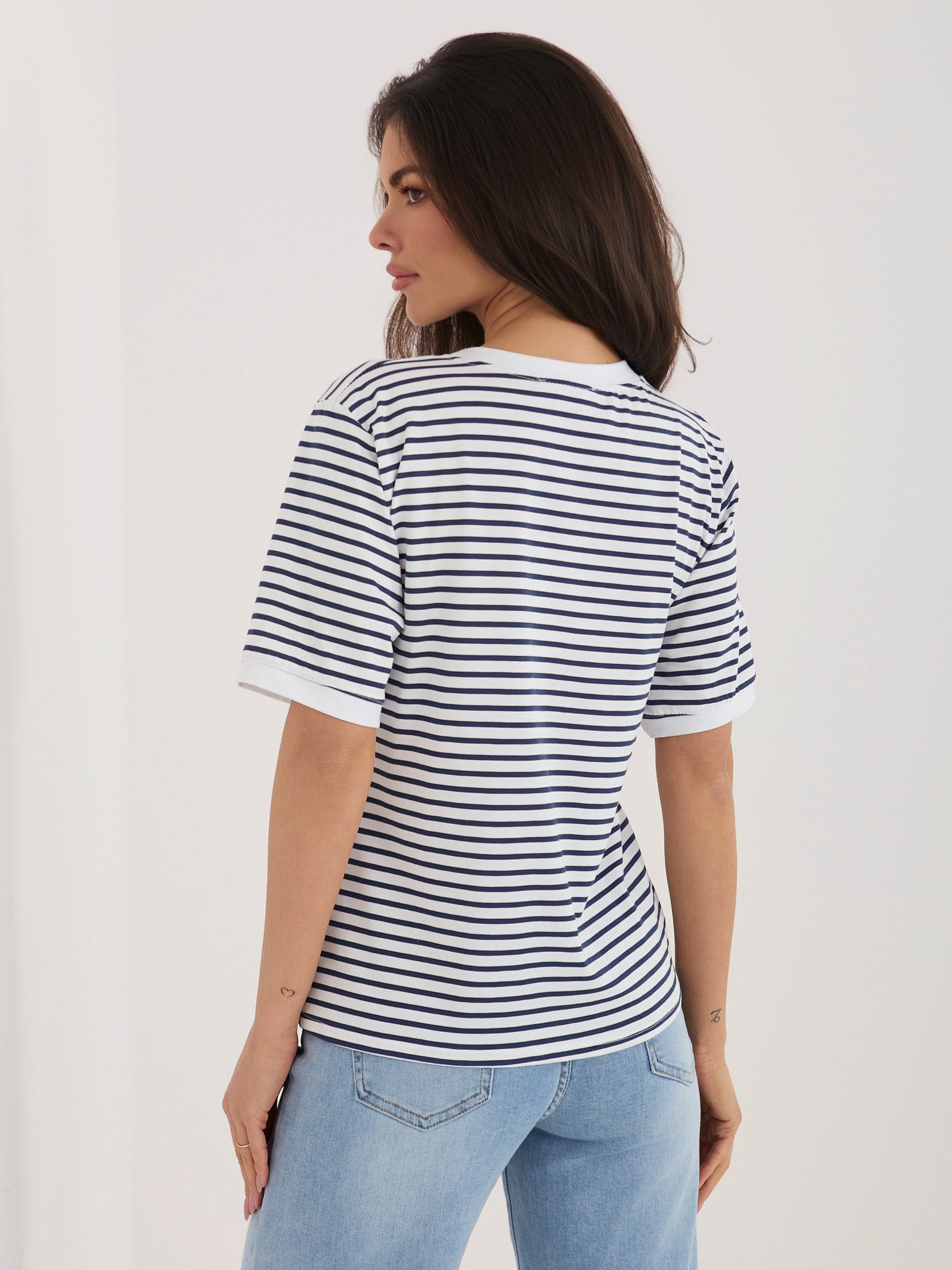 RUE PARIS Biało-granatowy damski t-shirt z bawełny