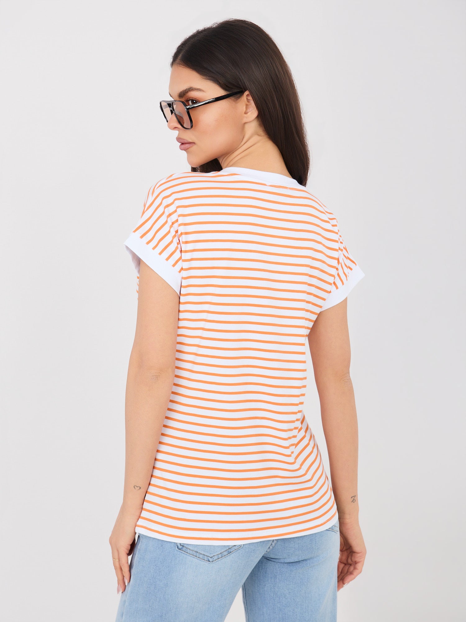 Biało-pomarańczowy bawełniany t-shirt w paski
