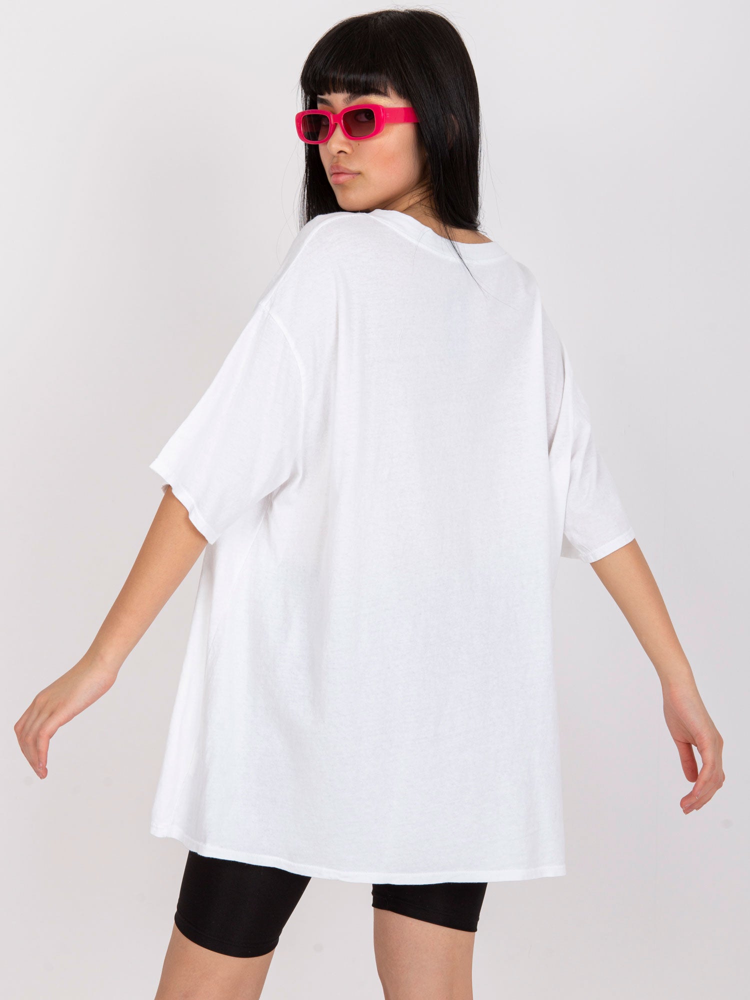 Biało-różowy t-shirt z aplikacją z bawełny