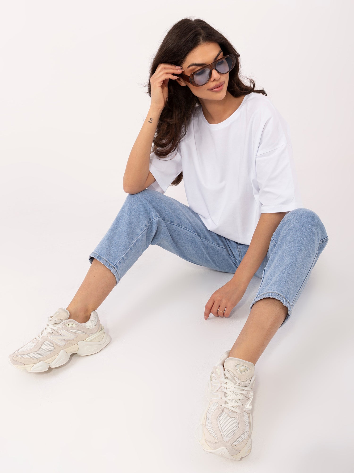 RUE PARIS Biały damski t-shirt oversize z bawełny