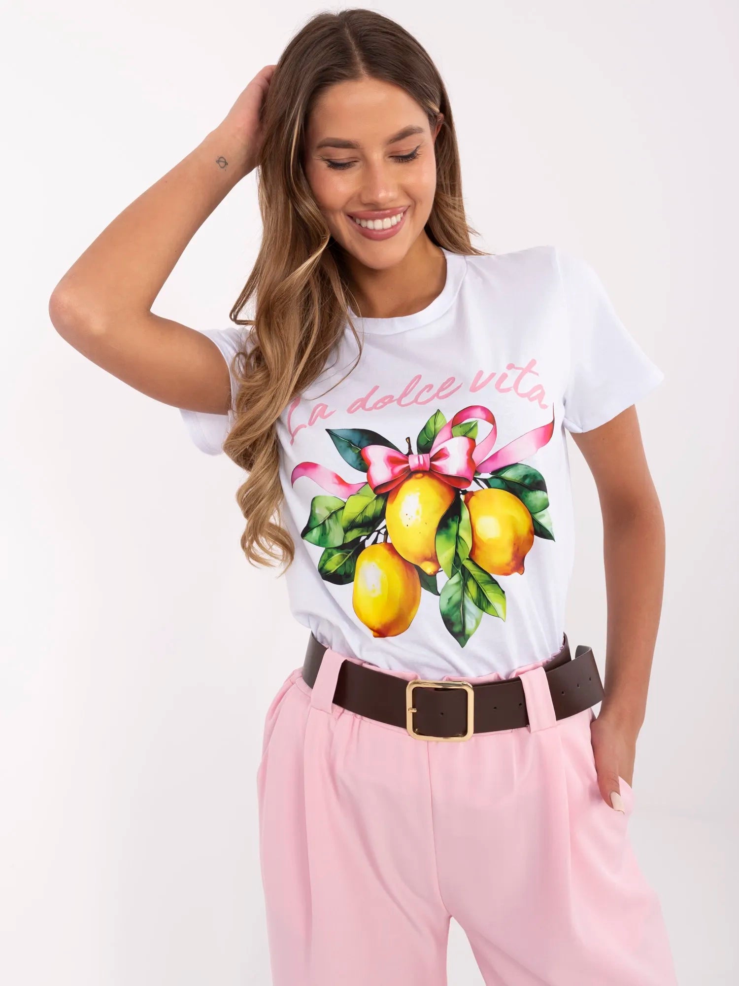 Biały damski t-shirt z nadrukiem w cytryny