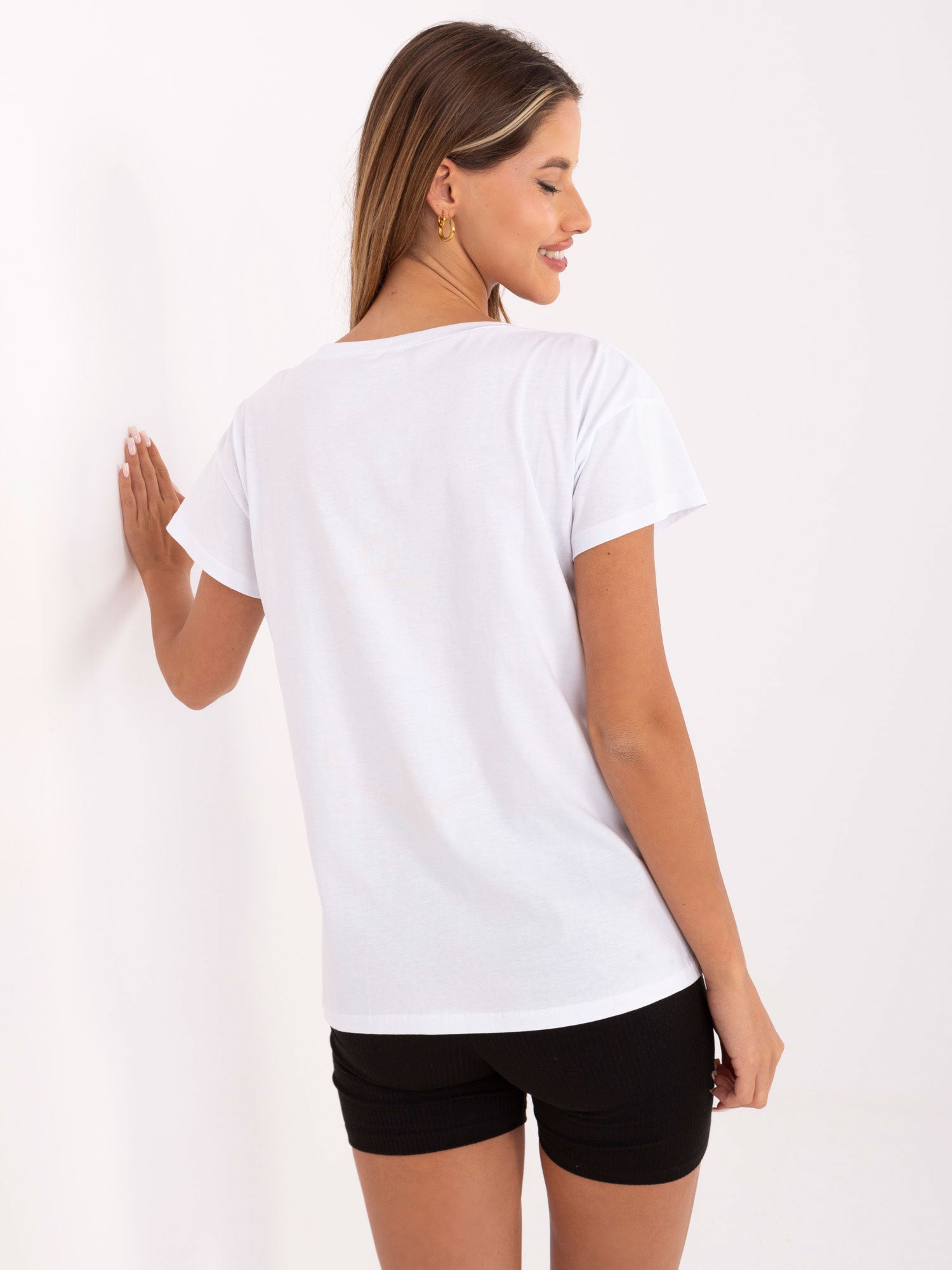 Biały t-shirt z letnim nadrukiem