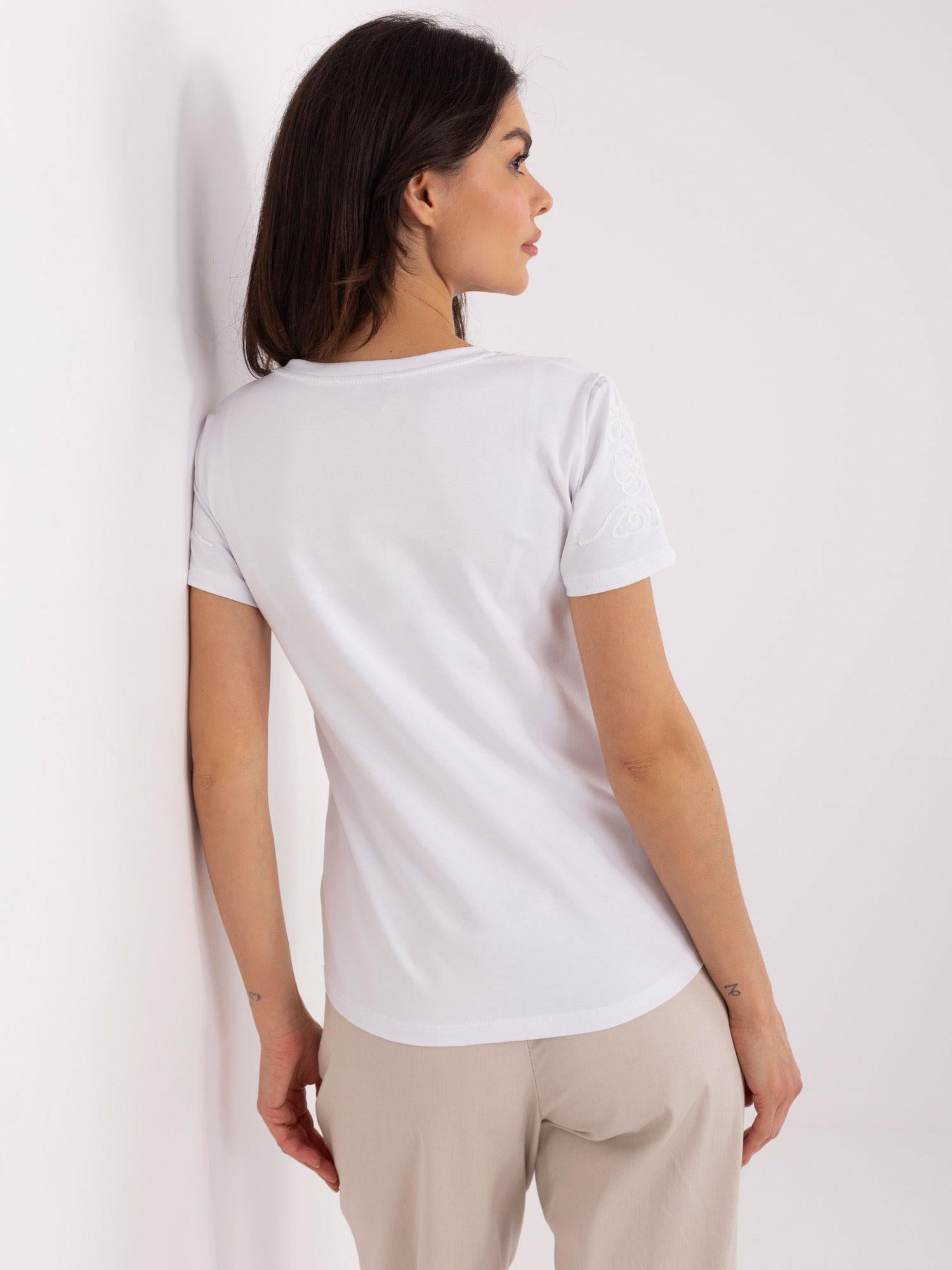 Biały bawełniany t-shirt z haftem
