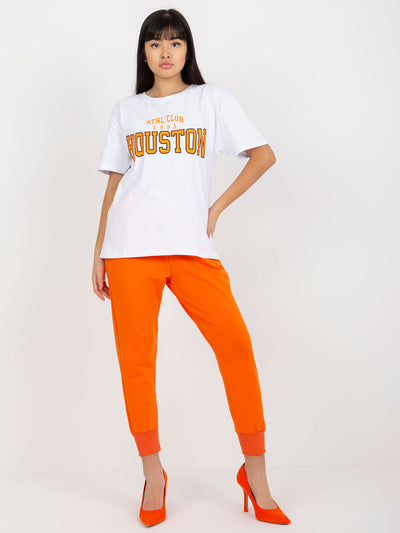 Biały luźny t-shirt z napisem