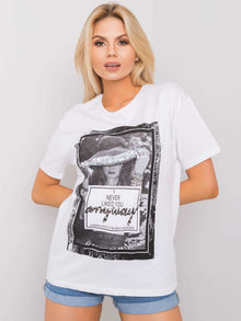 Biały t-shirt z nadrukiem i aplikacją