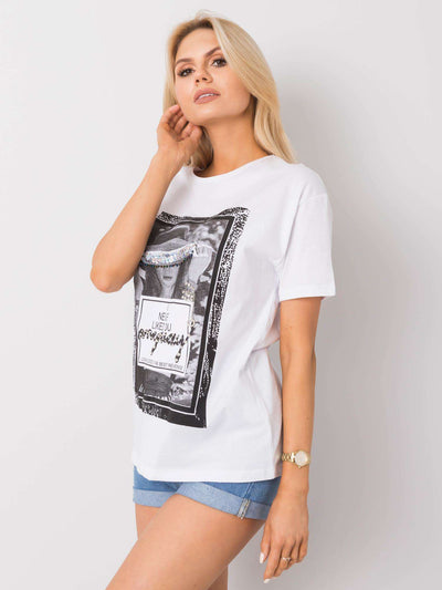 Biały t-shirt z nadrukiem i aplikacją