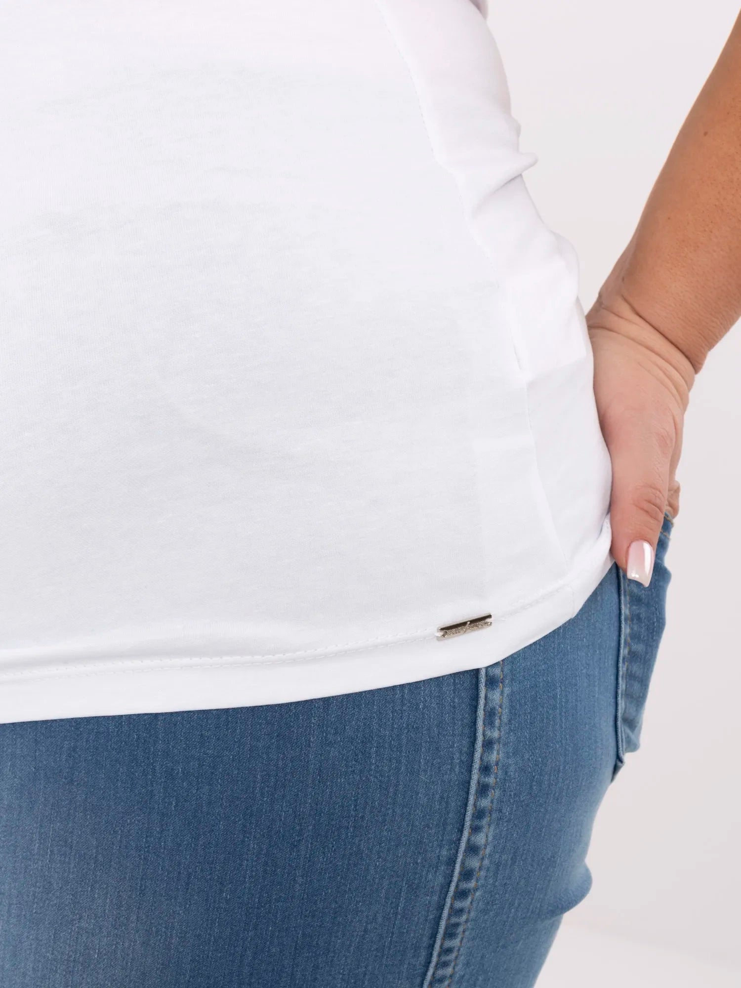 Biały dopasowany t-shirt plus size z bawełny