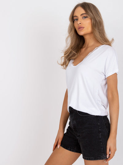 Biały luźny t-shirt jednokolorowy z wiskozy