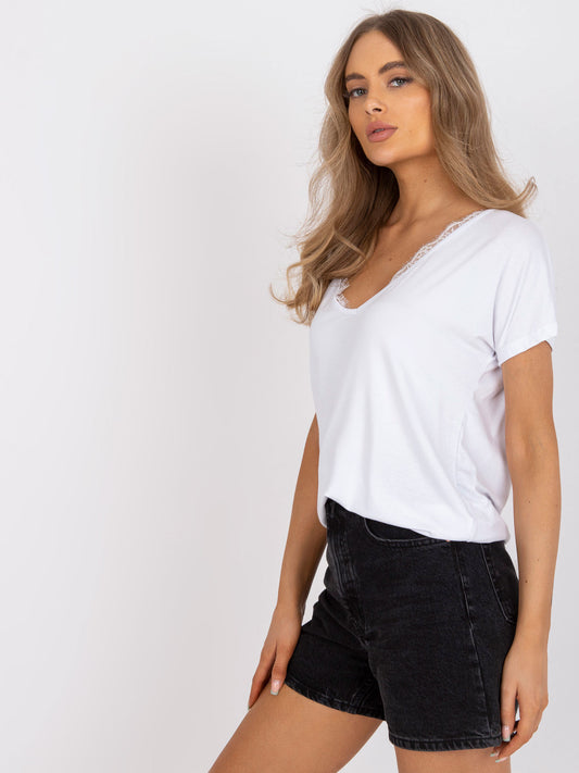Biały luźny t-shirt jednokolorowy z wiskozy