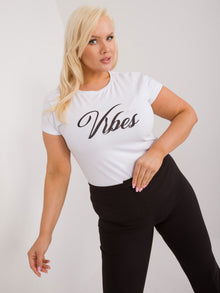Biały damski t-shirt plus size z napisem i aplikacją