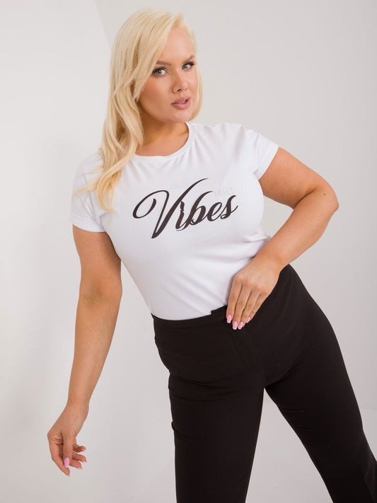 Biały damski t-shirt plus size z napisem i aplikacją