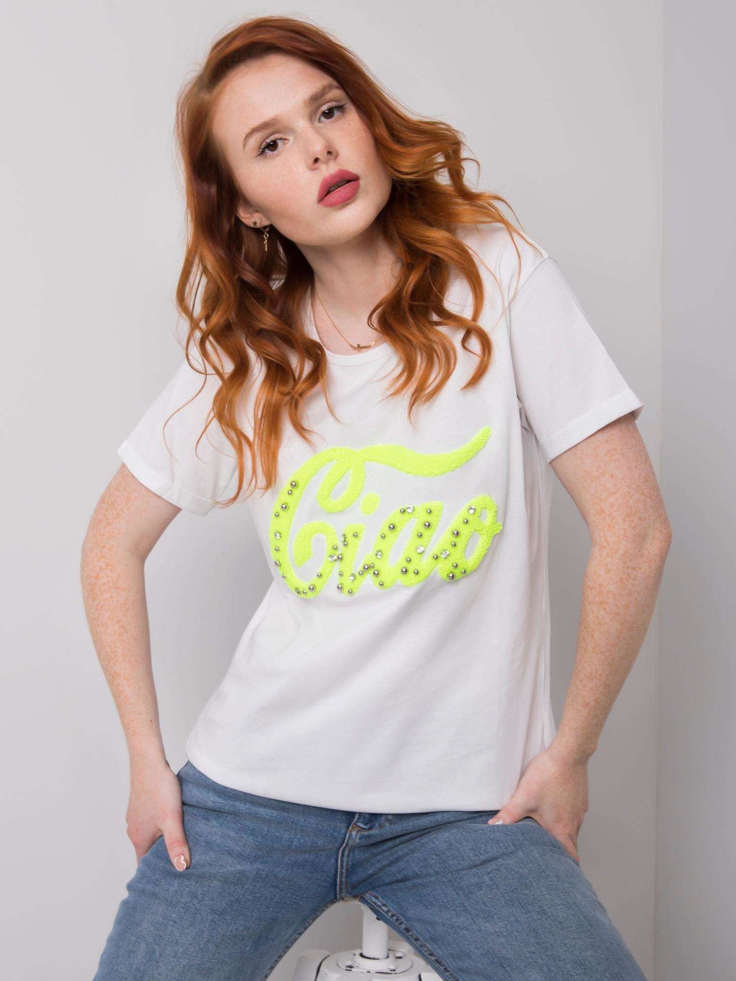 Biały damski t-shirt z aplikacją